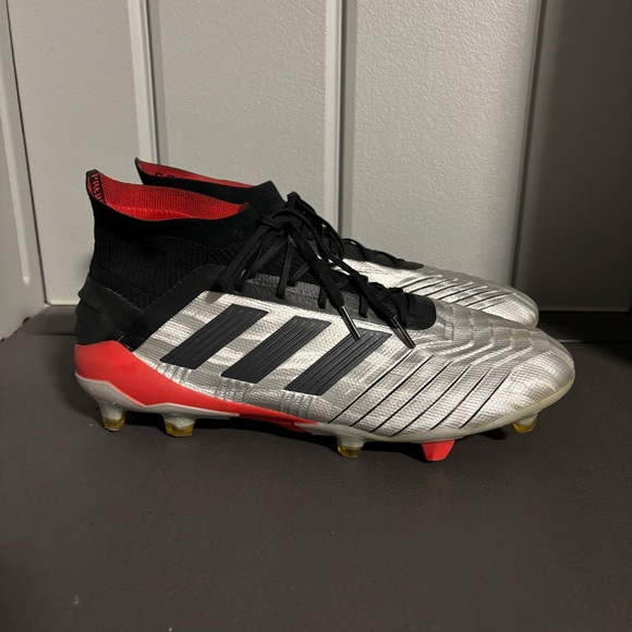 Adidas Mens Primeknit Predator 19.1 FG Silver Soccer Cleat Sz 10.5 RARE - Picture 1 of 7